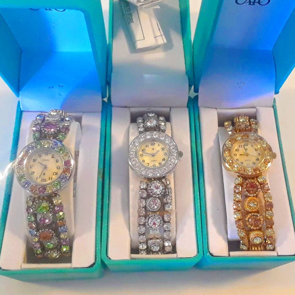 Stretch bracelet watch